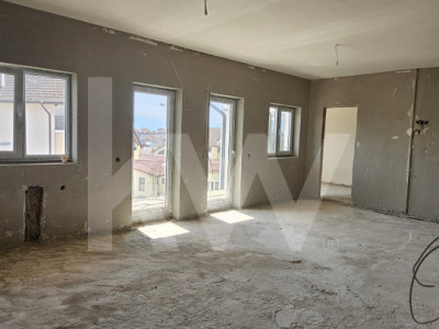 Apartament de 3 camere pe doua niveluri - Turnisor
