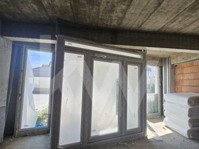 Spatiu comercial - parter - bloc nou - Turnisor