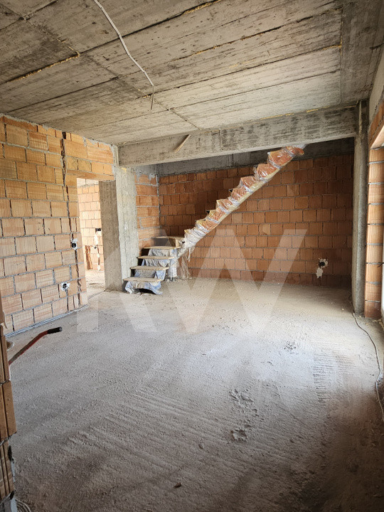 Apartament pe 2 niveluri - 3 camere - Ogorului