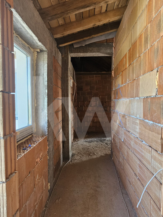 Apartament pe 2 niveluri - 3 camere - Ogorului