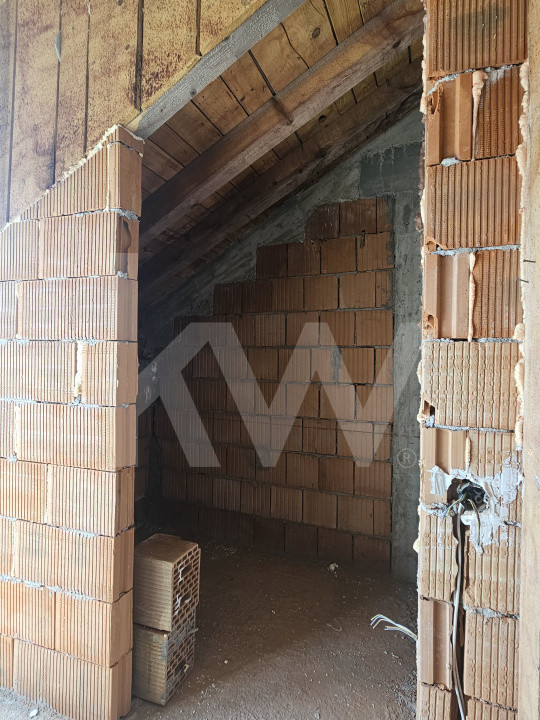 Apartament pe 2 niveluri - 3 camere - Ogorului