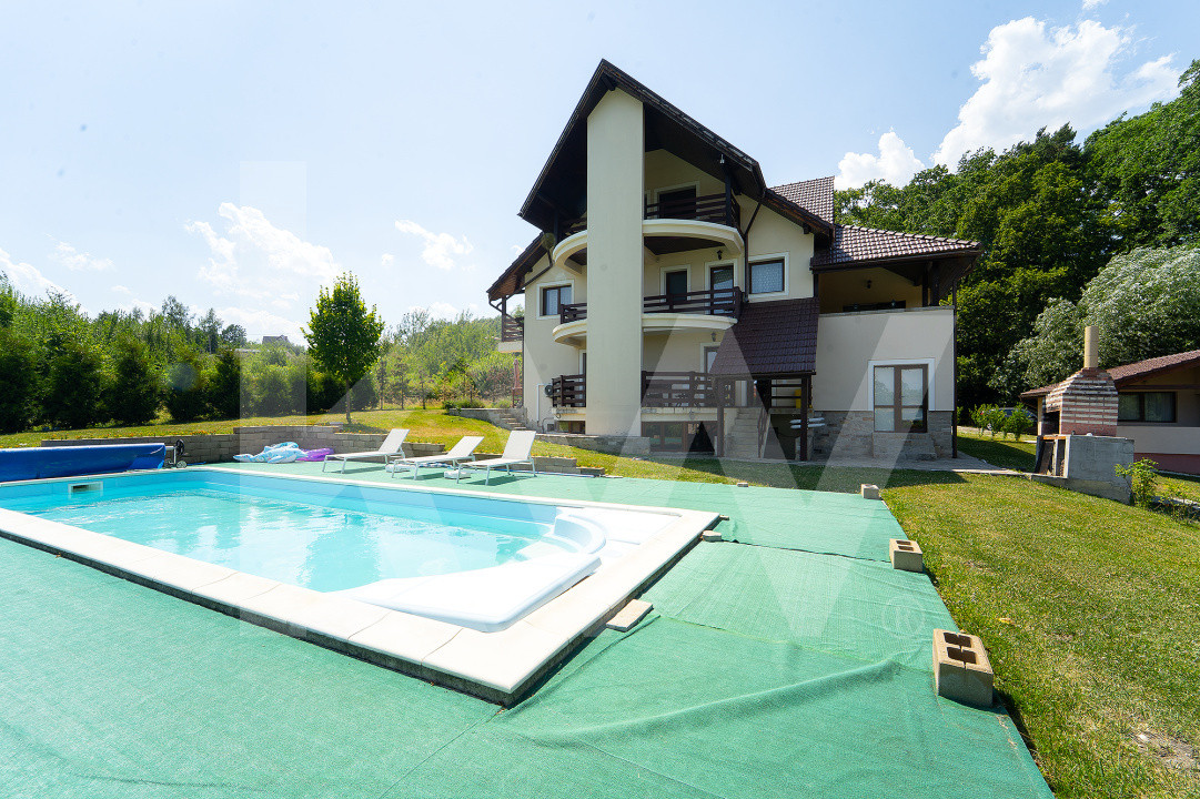 Vila exclusivista cu piscina si panorama de vis Cisnadioara