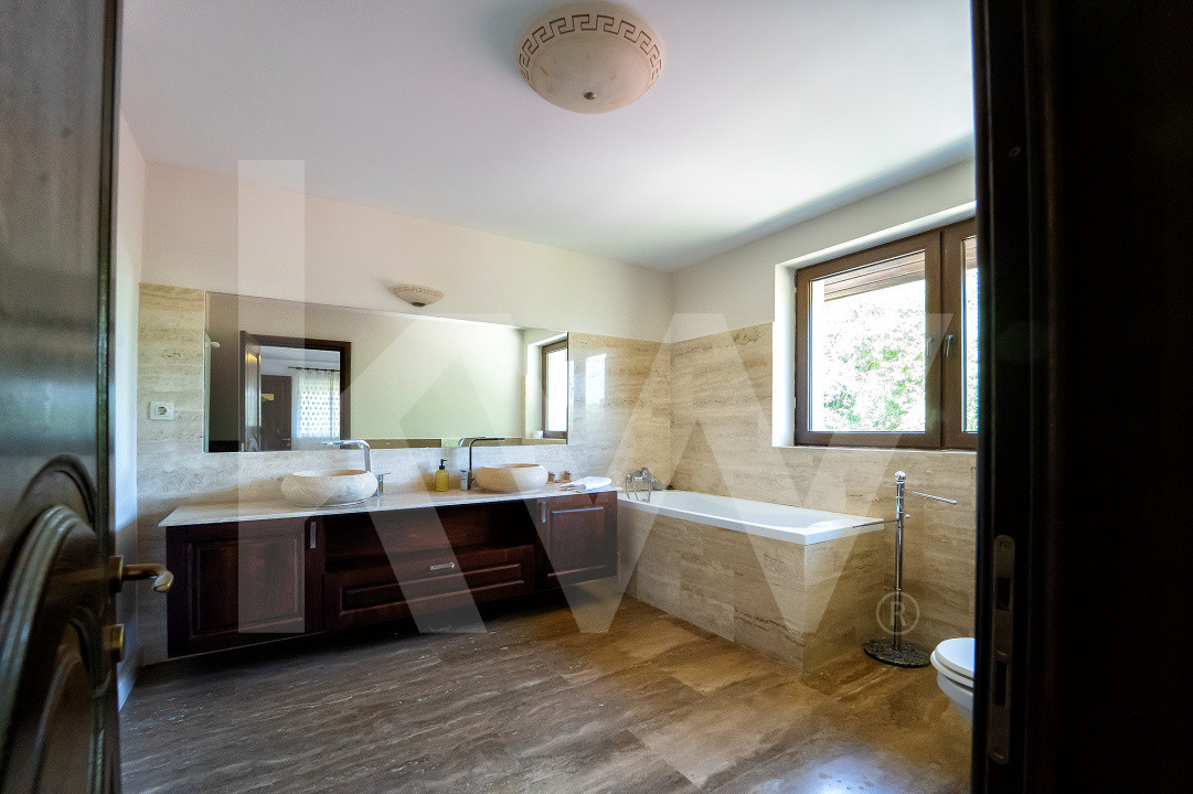 Vila exclusivista cu piscina si panorama de vis Cisnadioara