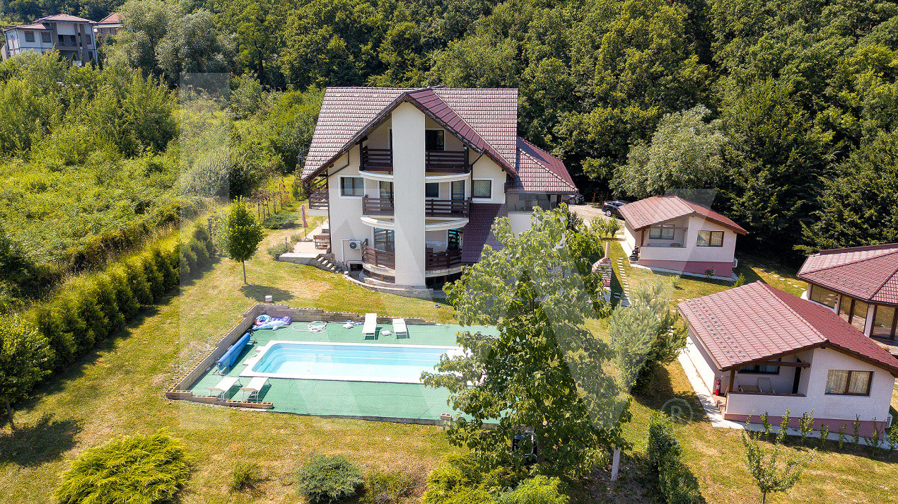 Vila exclusivista cu piscina si panorama de vis Cisnadioara