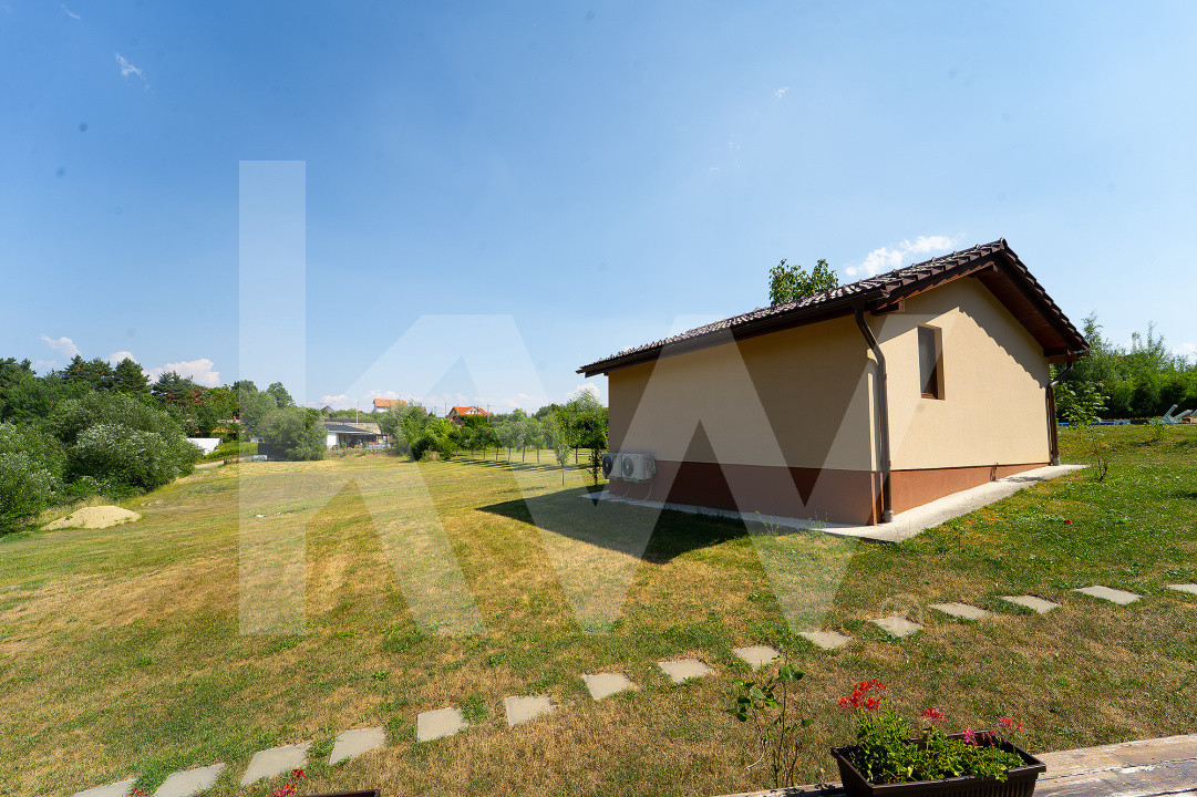 4 Casute de vacanta cu teren de 2000 mp liberi Cisnadioara