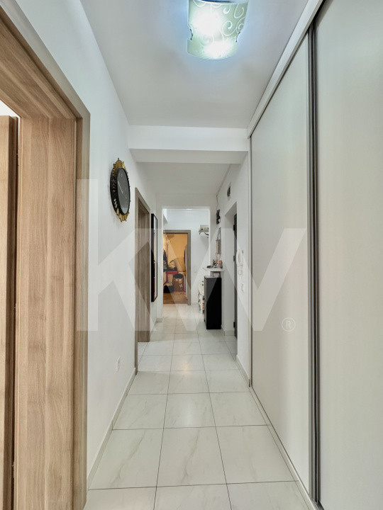 Apartament de vânzare cu 3 camere - Decomandat - Șelimbăr