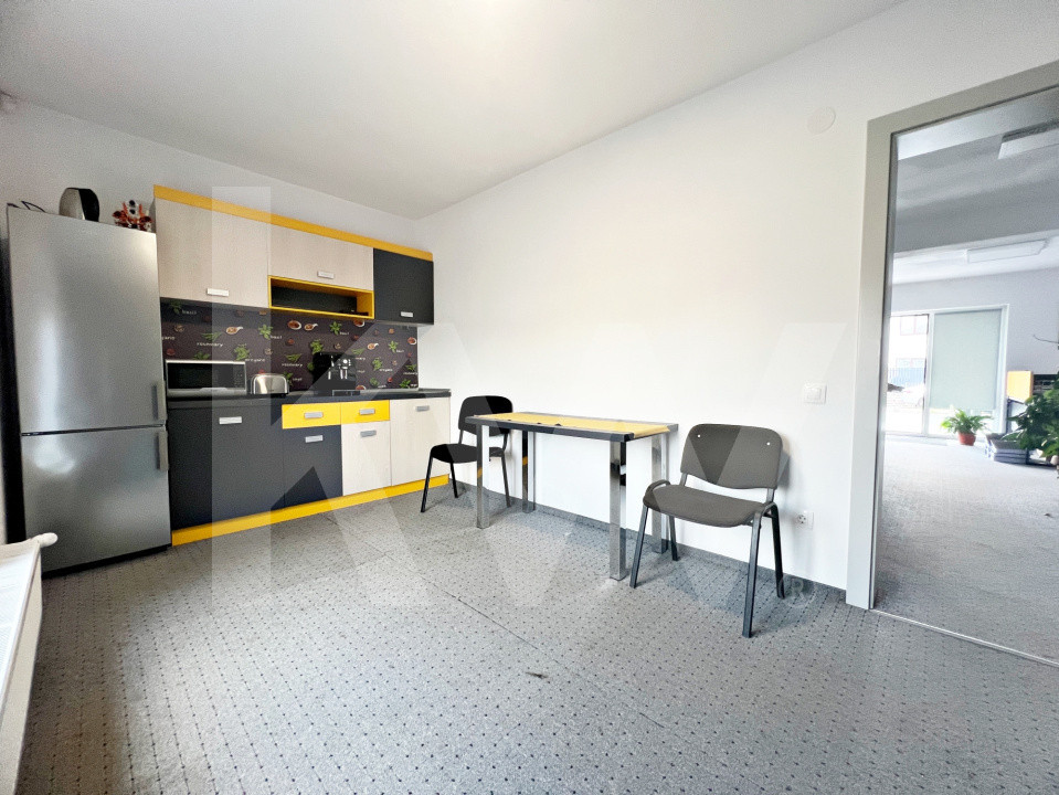 Casă mare cu teren generos – perfect împărțită pentru birouri sau 4 apartamente