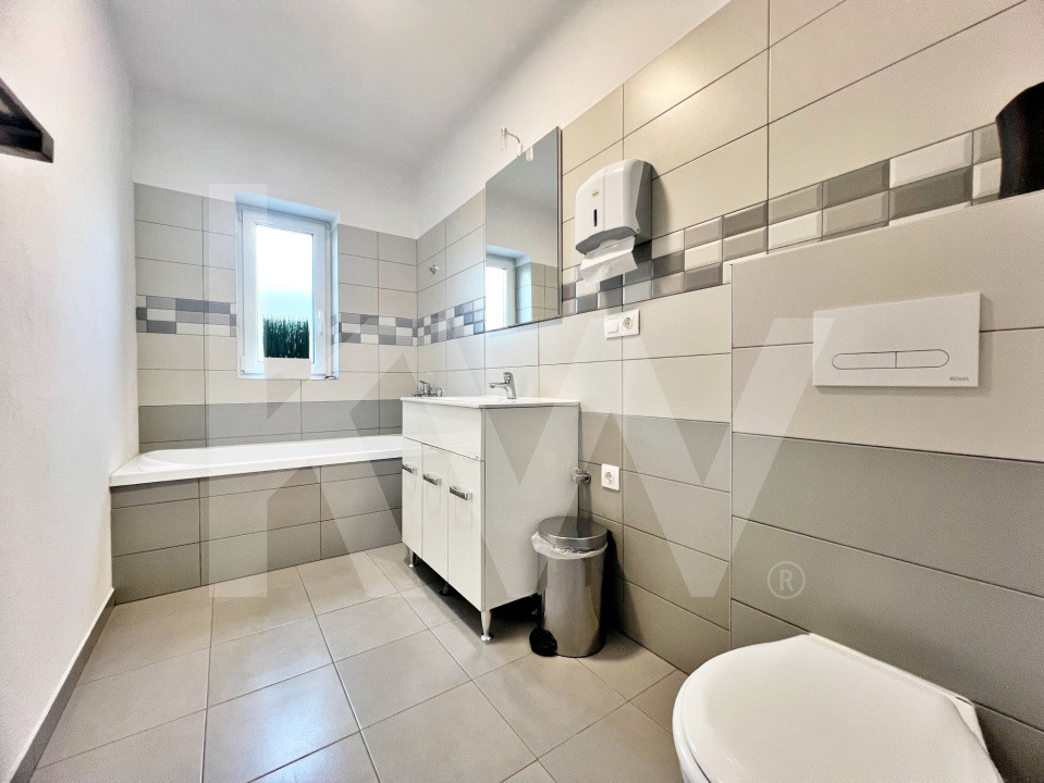 Casă mare cu teren generos – perfect împărțită pentru birouri sau 4 apartamente