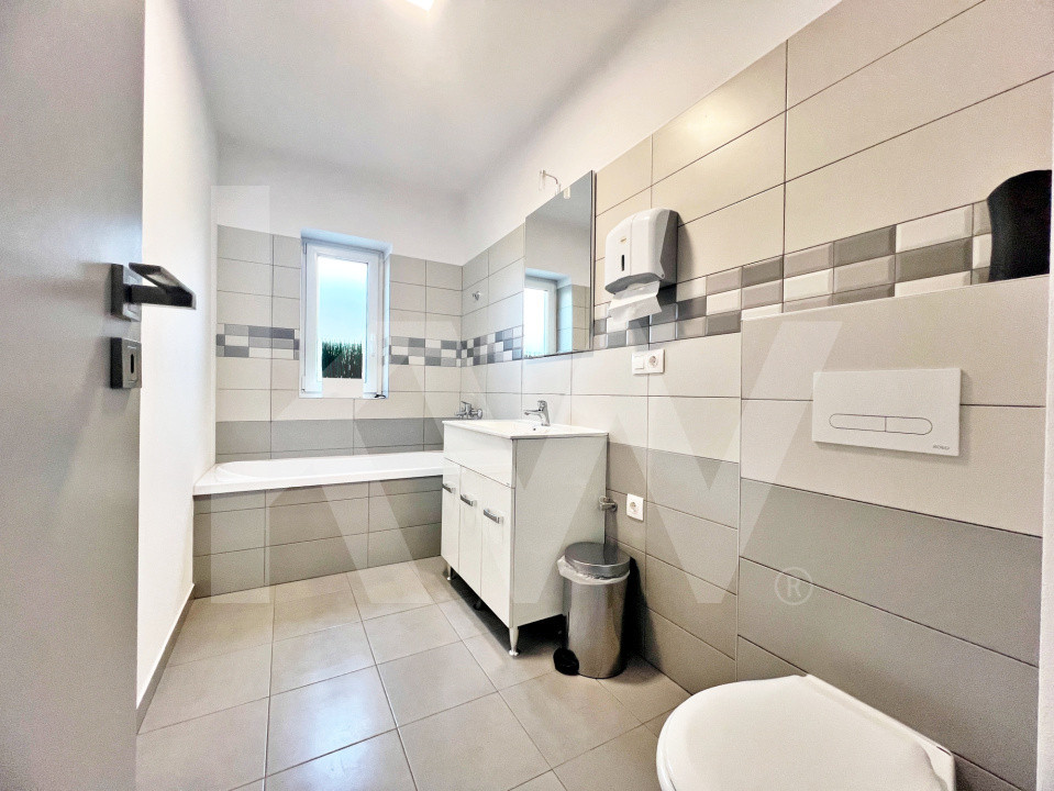 Casă mare cu teren generos – perfect împărțită pentru birouri sau 4 apartamente
