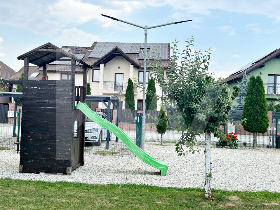 Casă mare cu teren generos – perfect împărțită pentru birouri sau 4 apartamente