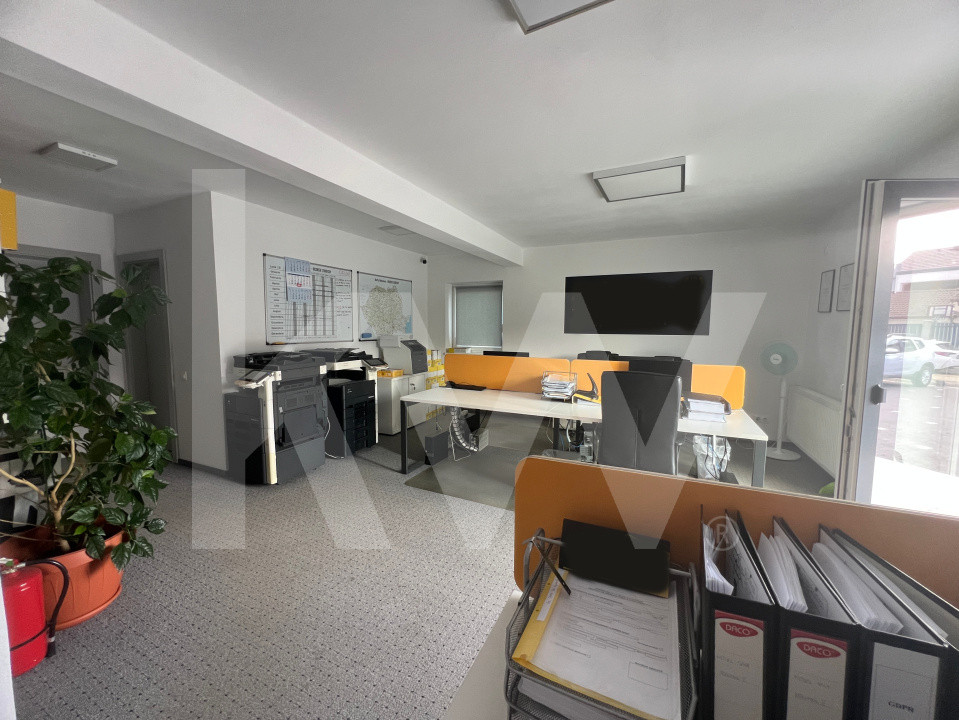 Casă mare cu teren generos – perfect împărțită pentru birouri sau 4 apartamente