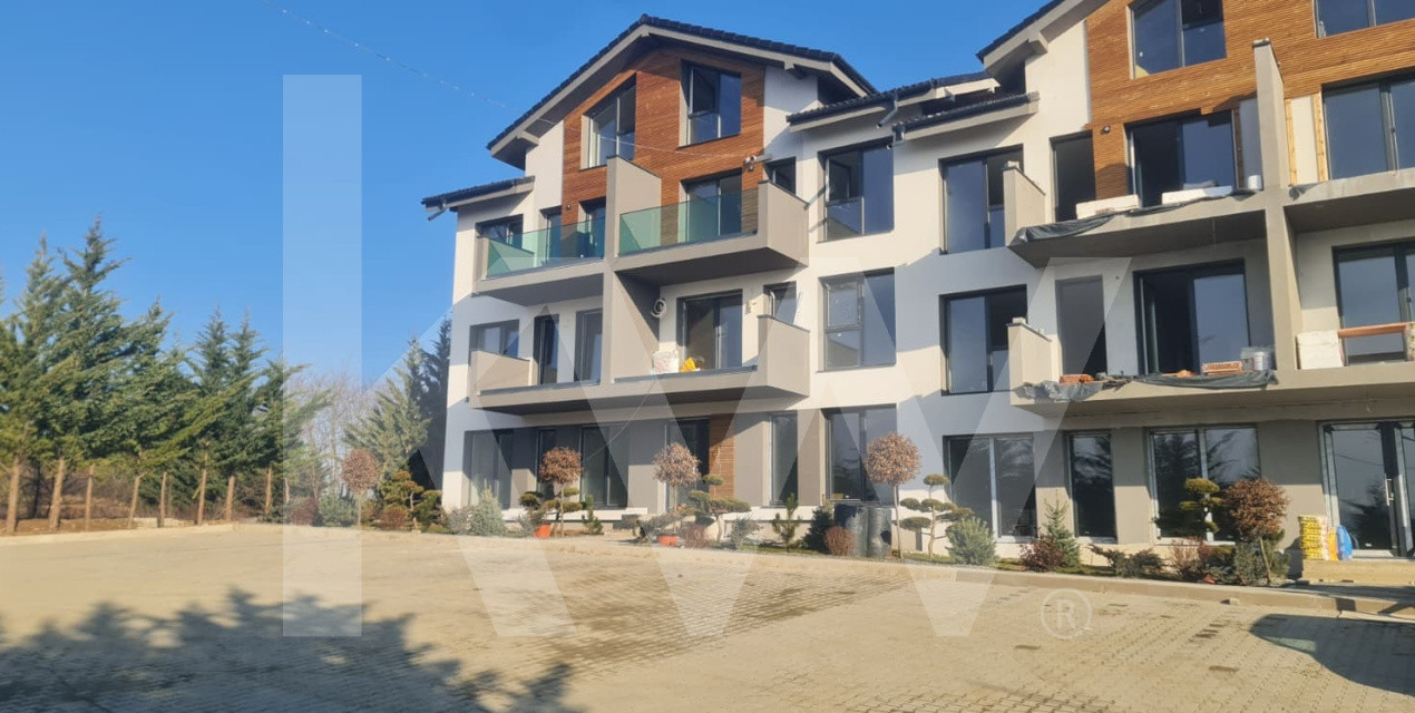 Apartament 3 camere, două băi, curte 50 mp -Natura la tine acasă! Cristian-SiBiU