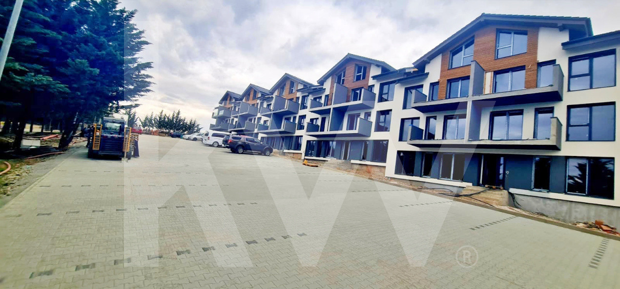 Apartament 3 camere, două băi, curte 50 mp -Natura la tine acasă! Cristian-SiBiU