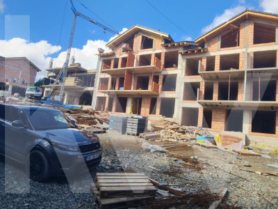 Apartament 3 camere, două băi, curte 110 mp-Natura la tine acasă! Cristian-SiBiU