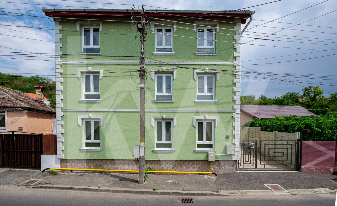 Clădire cu 15 camere și potențial de pensiune în Ocna Sibiului - Investiție top