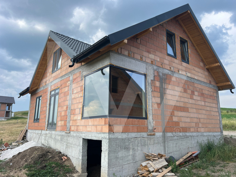 Casă unifamilială de vânzare–Șura Mare. Panoramă deosebită spre Sibiu