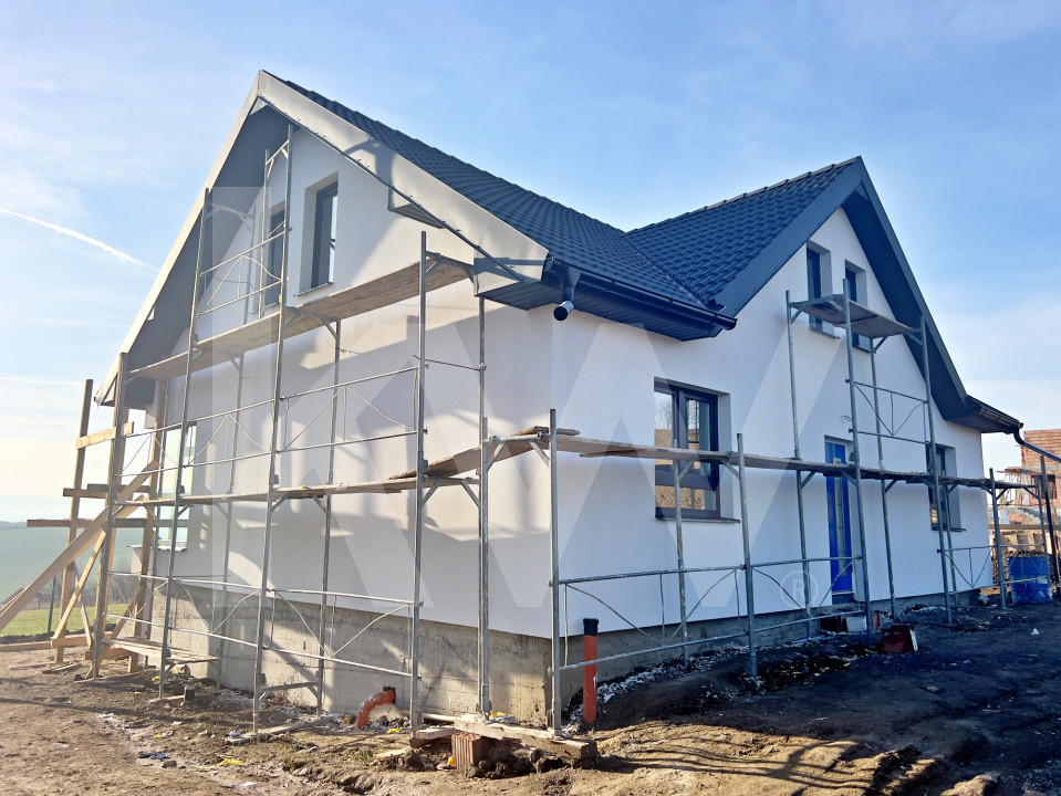 Casă unifamilială de vânzare–Șura Mare. Panoramă deosebită spre Sibiu