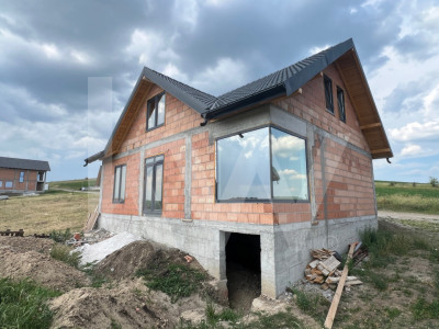 Casă unifamilială de vânzare–Șura Mare. Panoramă deosebită spre Sibiu
