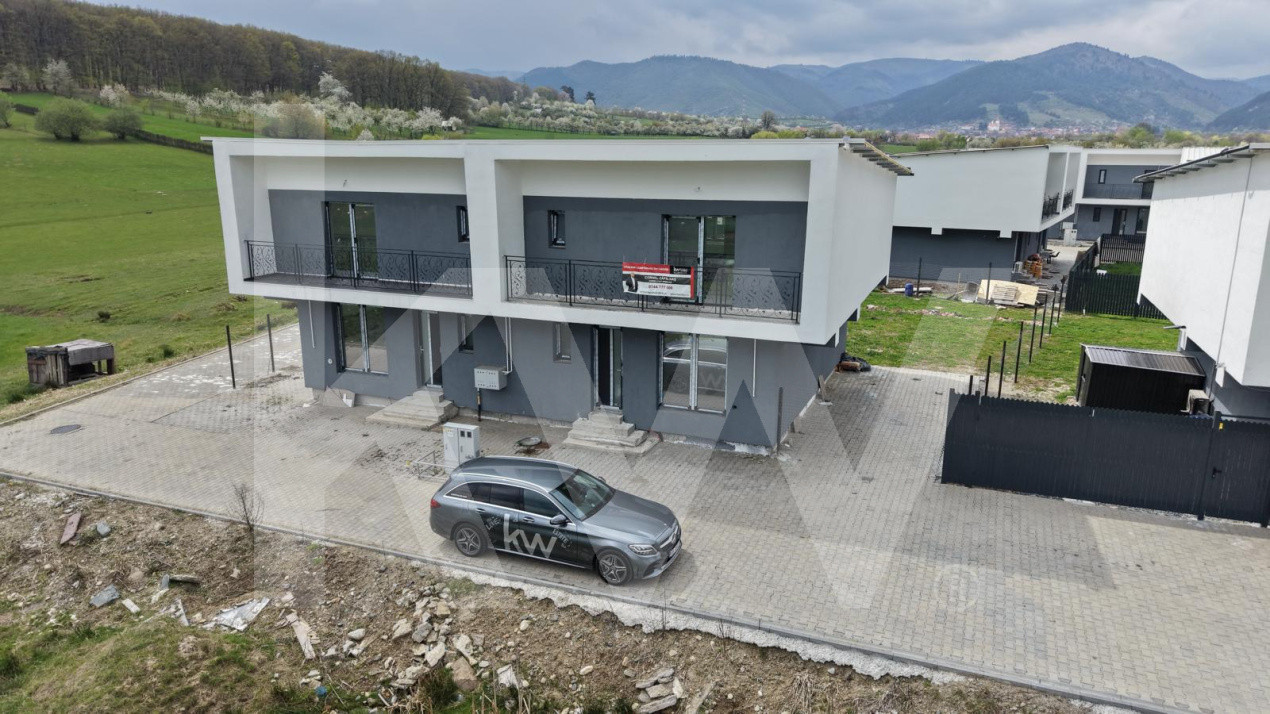 Duplex de vanzare zona Tropinii Vechi