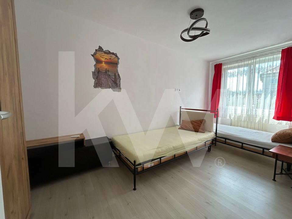 Apartament de inchiriat - 4 camere decomandat, zona centrala
