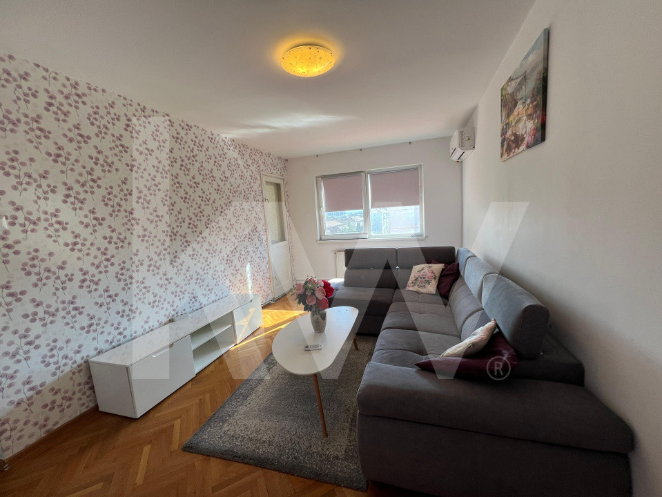 Apartament de inchiriat cu 3 camere - zona Vasile Aron