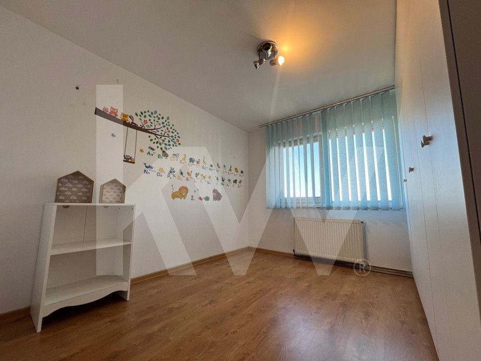 Apartament de inchiriat cu 3 camere - zona Vasile Aron