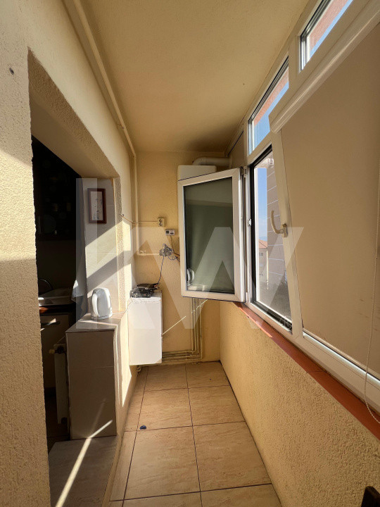Apartament de inchiriat cu 3 camere - zona Vasile Aron