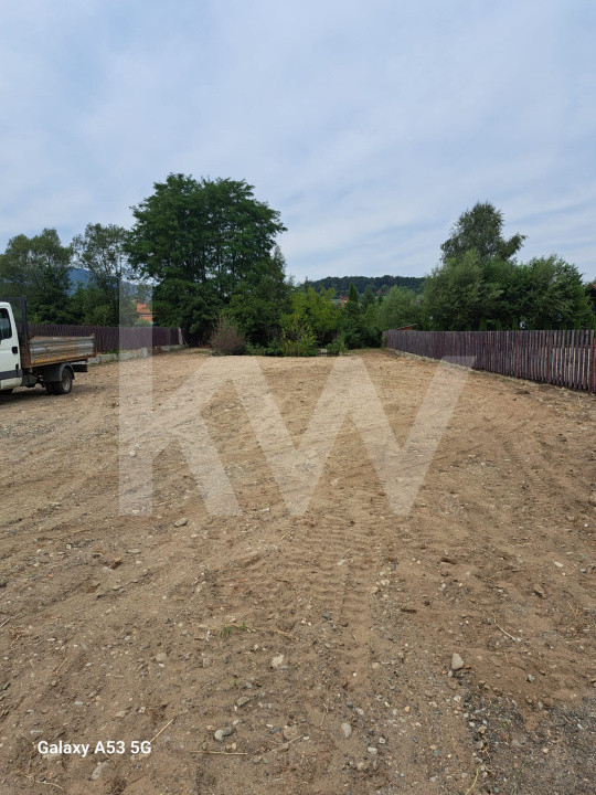 Vând teren 1.534 mp în Tocile, Sadu – utilități și priveliște deosebită