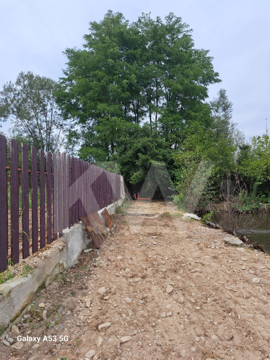 Vând teren 1.534 mp în Tocile, Sadu – utilități și priveliște deosebită