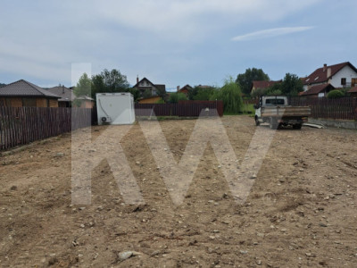 Vând teren 1.534 mp în Tocile, Sadu – utilități și priveliște deosebită