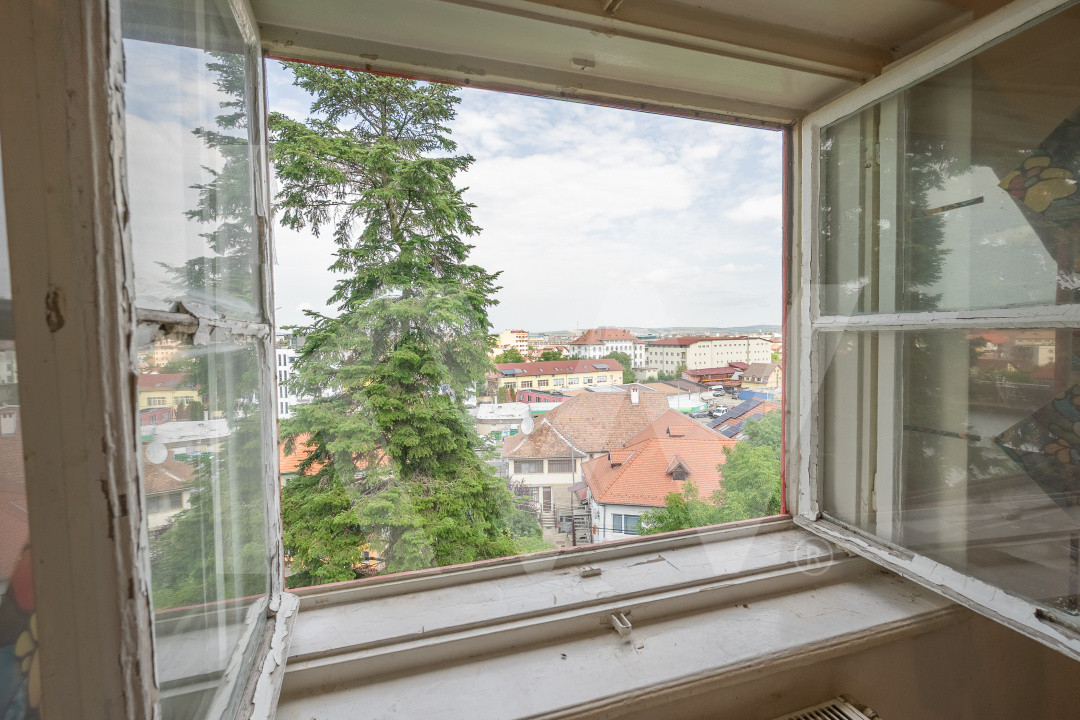 Apartament cu priveliște superbă în zonă centrală!