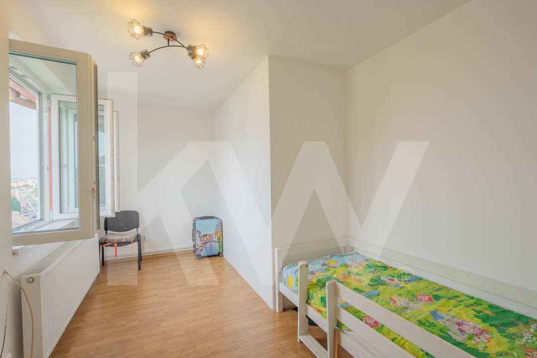 Apartament cu priveliște superbă în zonă centrală!