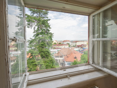 Apartament cu priveliște superbă în zonă centrală!