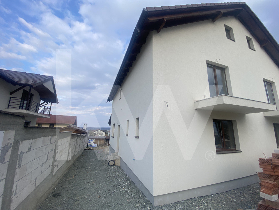 Casa vanzare 4 camere P+1E terasa teren 250mp Sibiu zona Arhitectilor