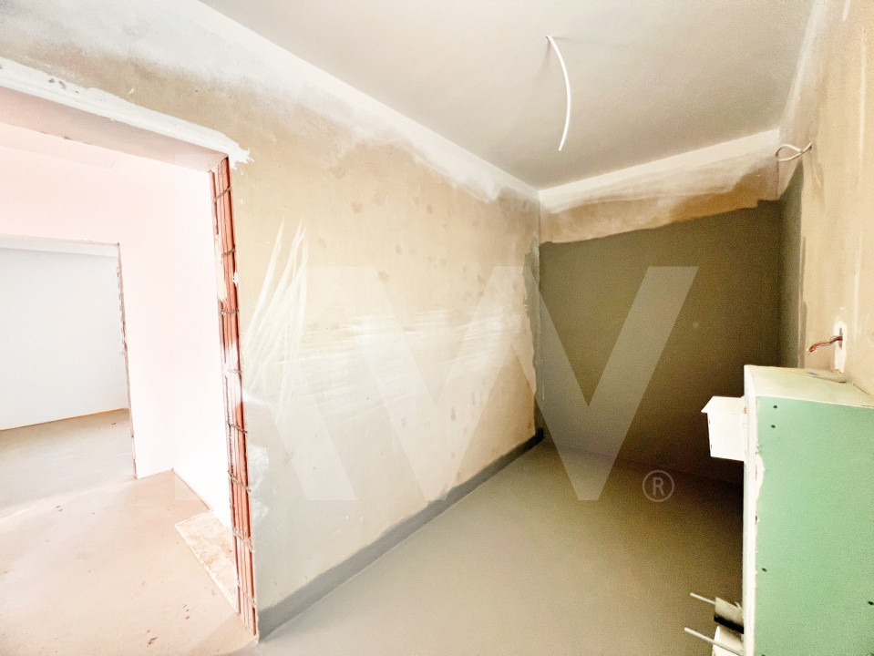 De vânzare casă tip duplex cu terasă, curte și anexă în Selimbăr, Sibiu 