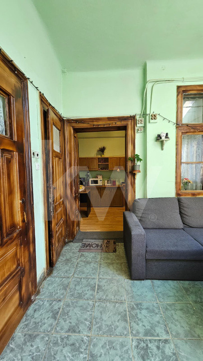 Casă individuală compusă din două apartamente, cu teren liber de 540 mp 