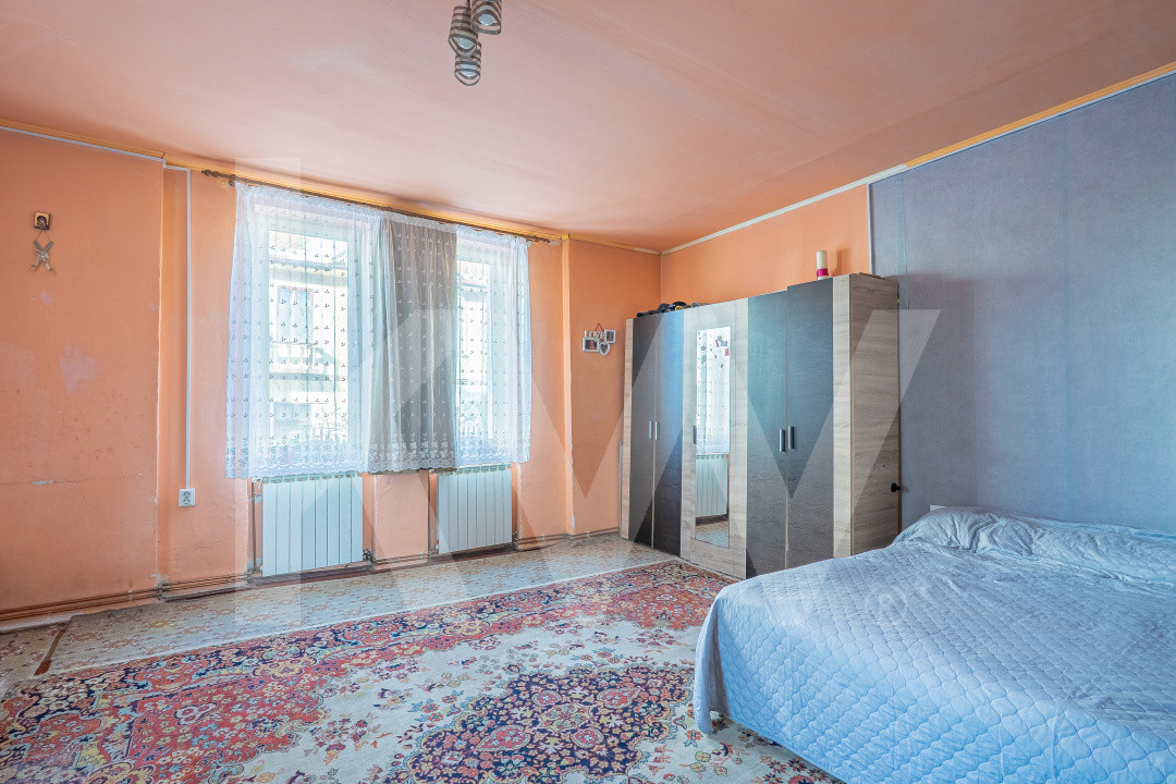 Casă individuală compusă din două apartamente, cu teren liber de 540 mp 