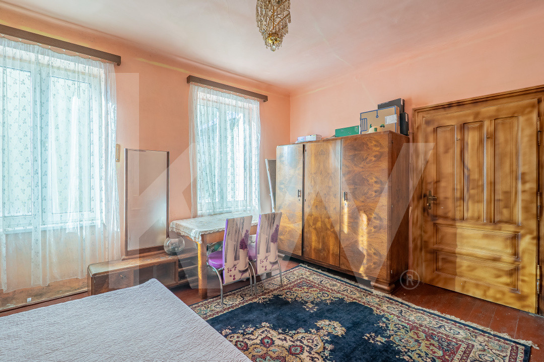 Casă individuală compusă din două apartamente, cu teren liber de 540 mp 