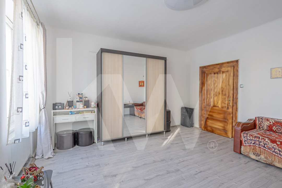 Casă individuală compusă din două apartamente, cu teren liber de 540 mp 