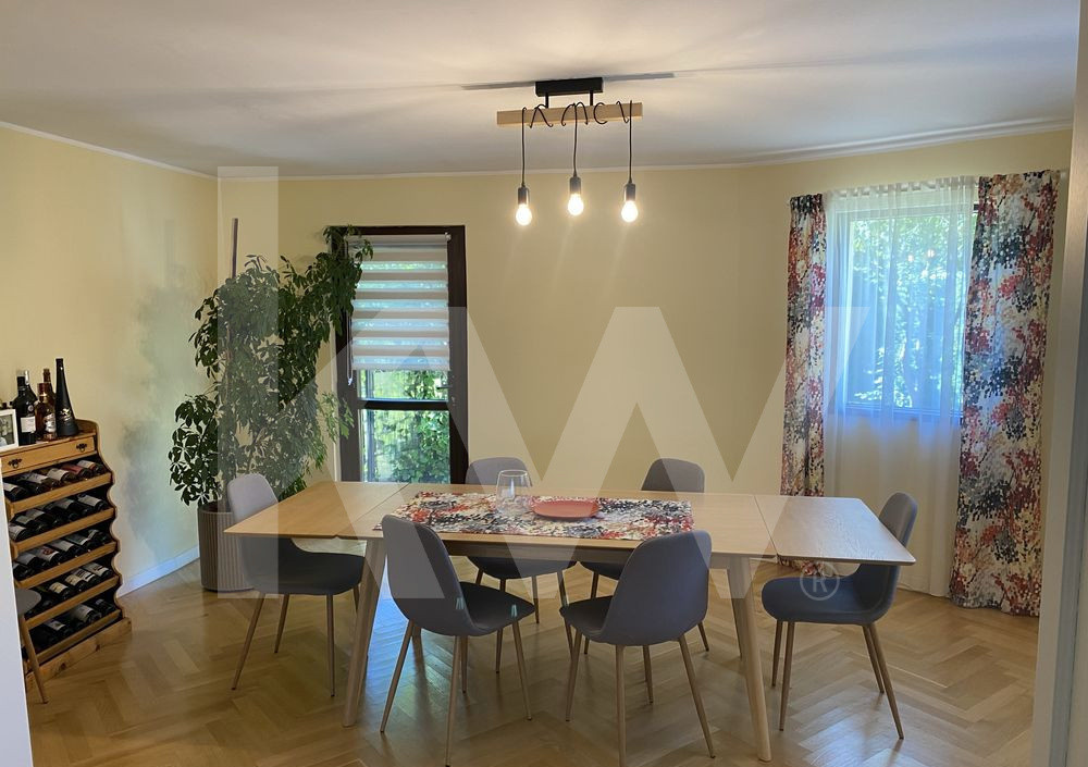 Casa de vanzare garaj terasa spalatorie curte proprie mobilata utilata