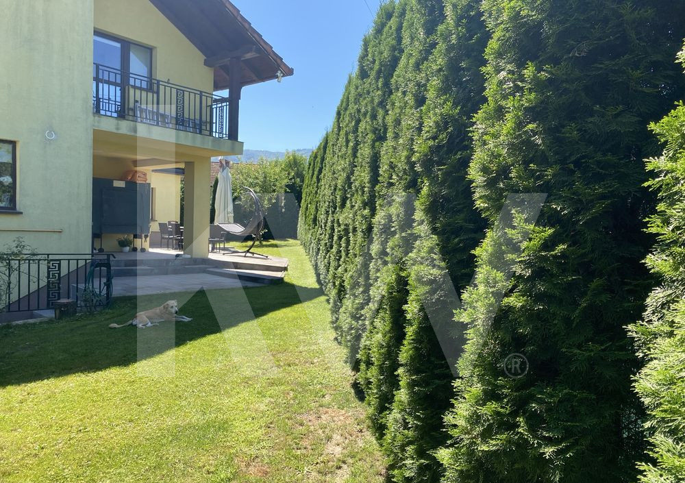 Casa de vanzare garaj terasa spalatorie curte proprie mobilata utilata