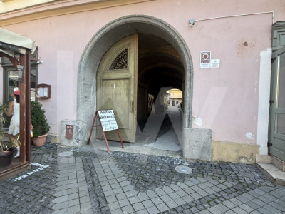 Spațiu comercial de închiriat – zona centrala