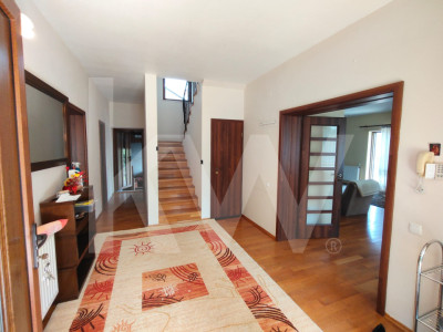 Casă spațioasă de vânzare în orașul  Alba Iulia