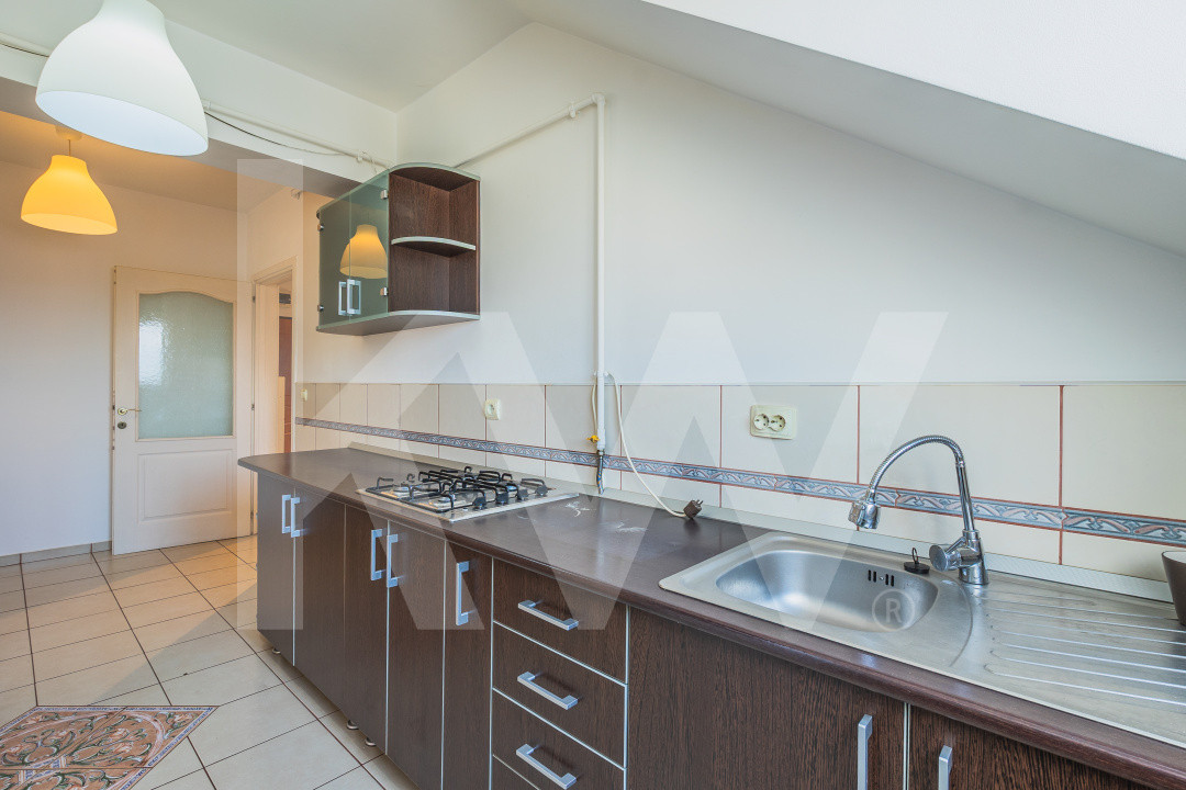 Apartament de vânzare cu 2 camere - Cartierul Ștrand - Priveliște la munți