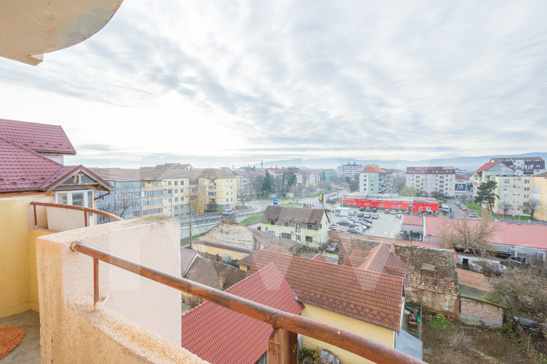 Apartament 3 camere  Etaj 5/8  73 mpu Str. Lungă Sibiu 