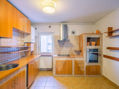 Apartament 3 camere  Etaj 5/8  73 mpu Str. Lungă Sibiu 