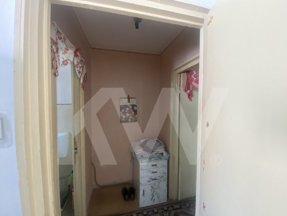 Apartament 2 camere balcon etaj 3 zona Mihai Viteazu Sibiu 43,6mpu