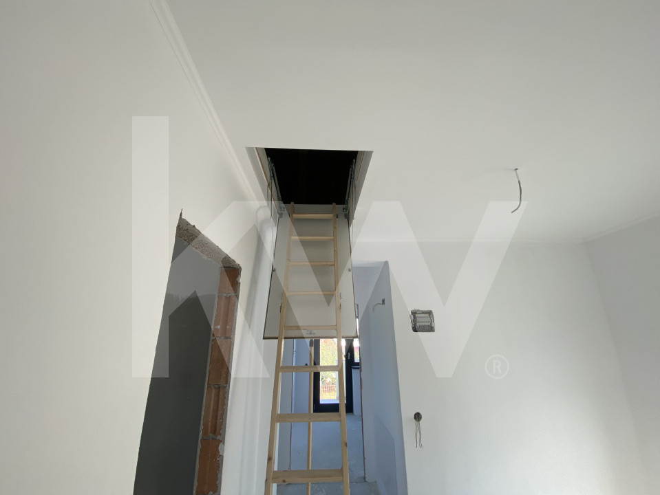 Casa individuala 4 camere 2 bai teren de 200mp liber Sibiu Cristian 