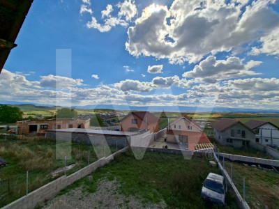 Casă de vânzare în Șura Mare – Cartier nou | 242 mp utili | Vedere panoramică