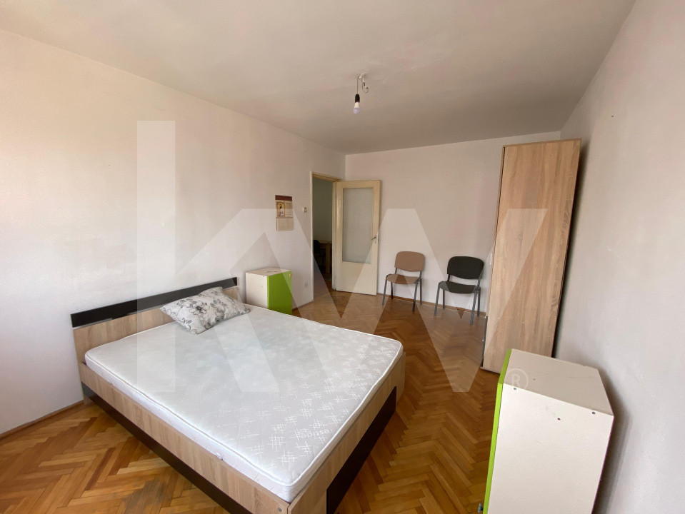 Apartament de vanzare 4 camere